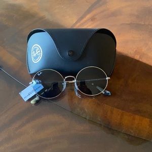 Black and silver round ray ban sun glasses/ never worn/ new with tags